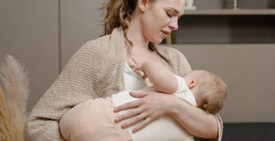 What to know about tongue tie and breastfeeding